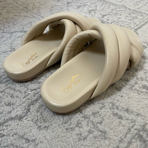 Seychelles cross and puffy sandals - Picture 2 of 4